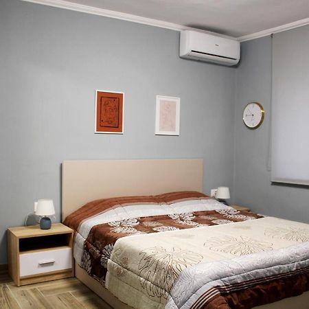 Apartamenti 2v1- Blloku BKT Tirana Esterno foto