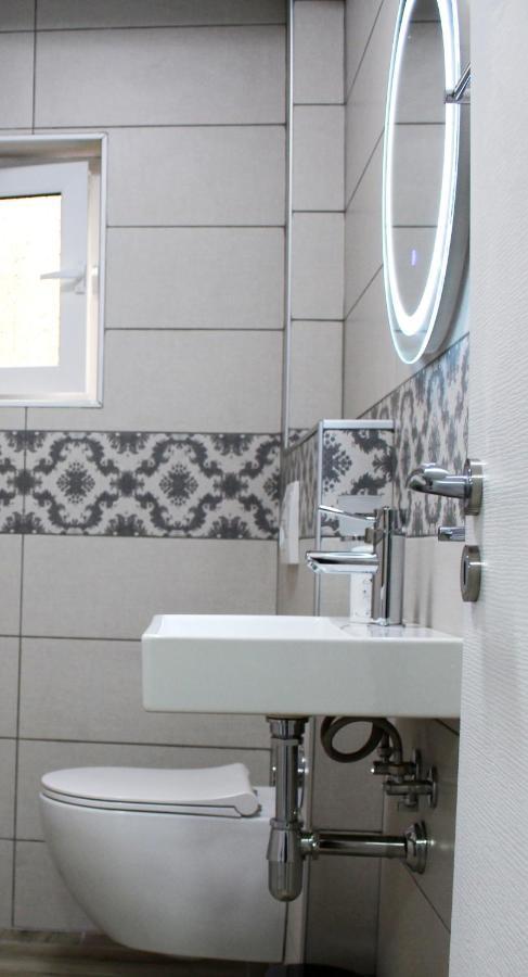 Apartamenti 2v1- Blloku BKT Tirana Esterno foto